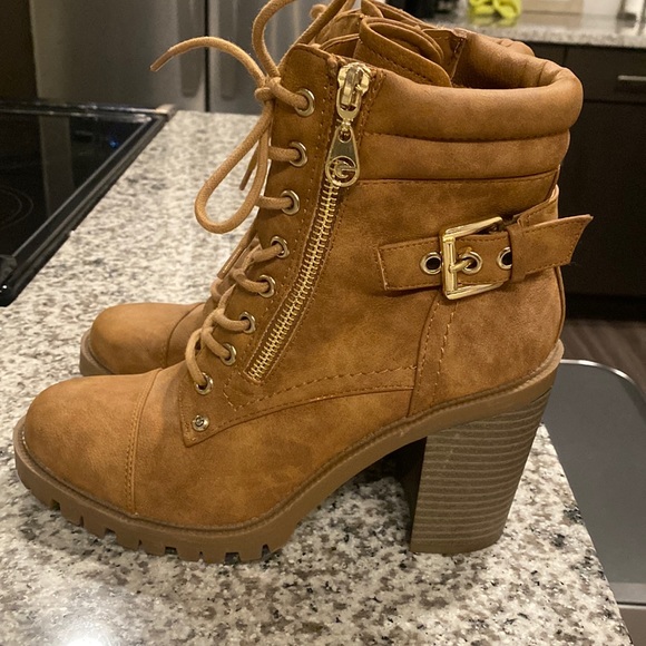 GBG Guess Los Angeles Shoes- M in Jaylee Light only been worn once. - Picture 3 of 8